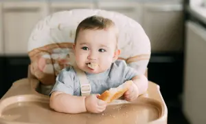 Kiedy chleb dla niemowlaka? Kluczowe wskazówki i wiek wprowadzenia