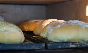 Ile kalorii ma bułka żytnia? Zaskakujące fakty o jej kaloryczności