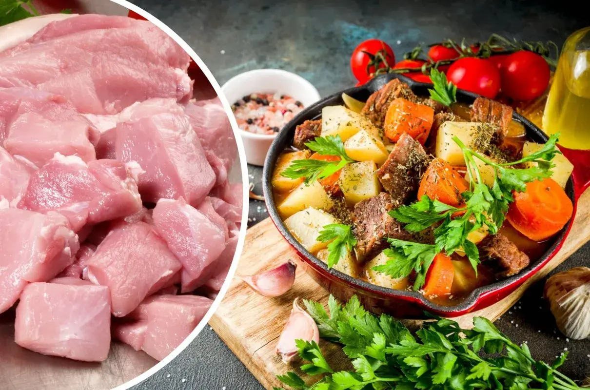 Świeże, pokrojone w kostkę mięso wieprzowe obok aromatycznego gulaszu z warzywami, idealne na sos z szynki wieprzowej.